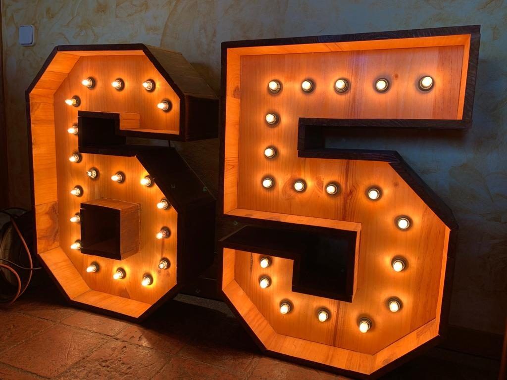 ALQUILER DE Números CON LUCES PARA CUMPLEAÑOS EN Barcelona BCN LETTERS