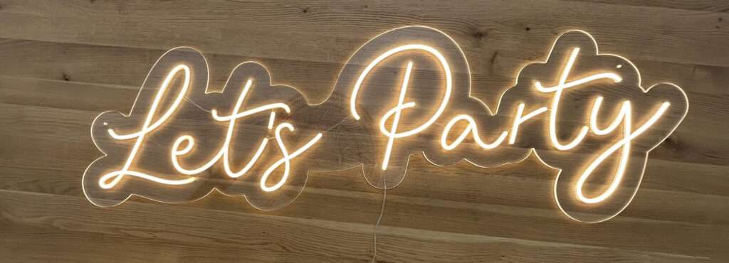 neon-let's-party-bcn-letters-alquiler-bodas-eventos-barcelona-luz neon-let's-party-bcn-letters-alquiler-bodas-eventos-barcelona-luz
